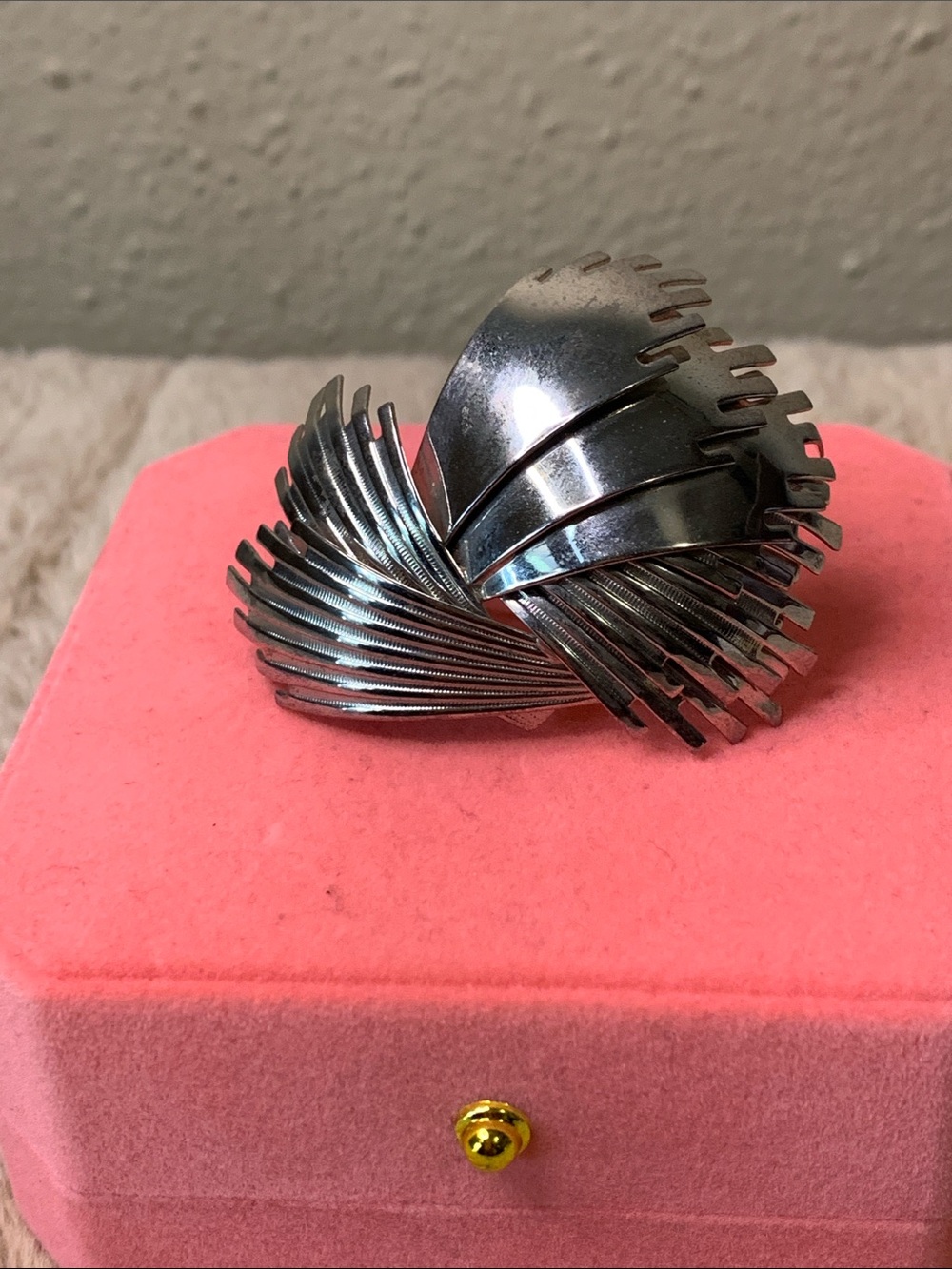 Silver Tone Sculptural Swirl Brooch - Silver